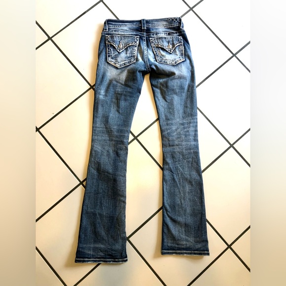 Miss Me ladies size 26 jeans Signature Boot Cut with feather detail - Picture 2 of 7